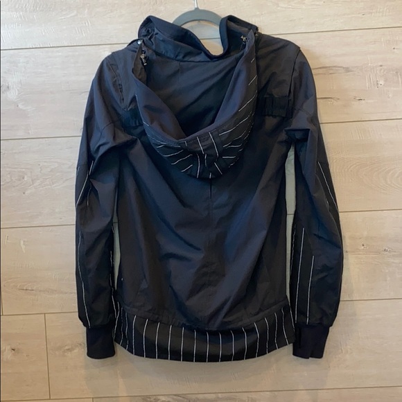 Lululemon Run Bandit Reflective Jacket - Picture 6 of 7